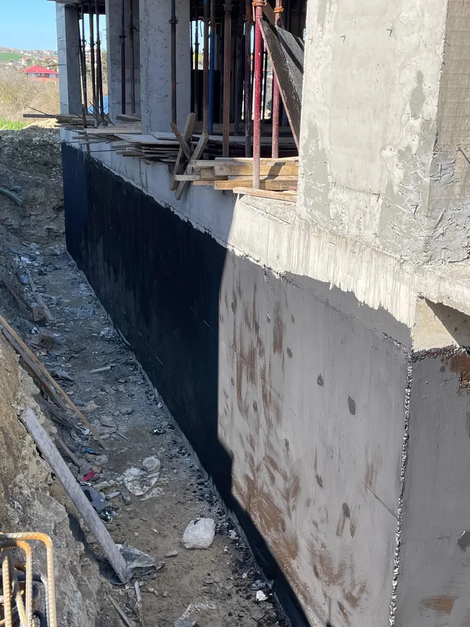 Perde beton alt bandında su yalıtım katmanı
