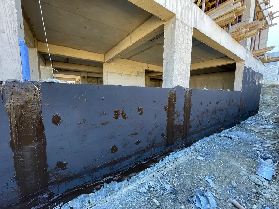 Perde beton dış yüzeyinde tamamlanmış bohçalama